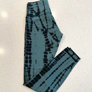 NWOT lululemon Wunder Under Hi-Rise Tight *Shibori Full-On Luxtreme 28" ✨